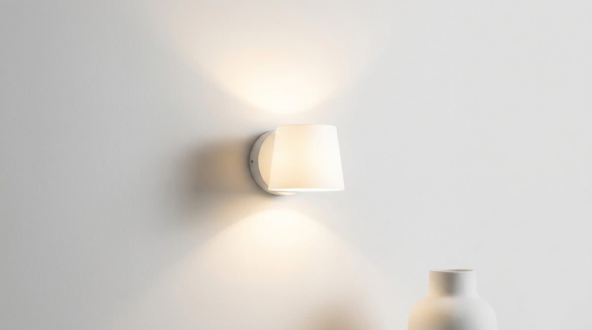 White wall light: how to choose the right one