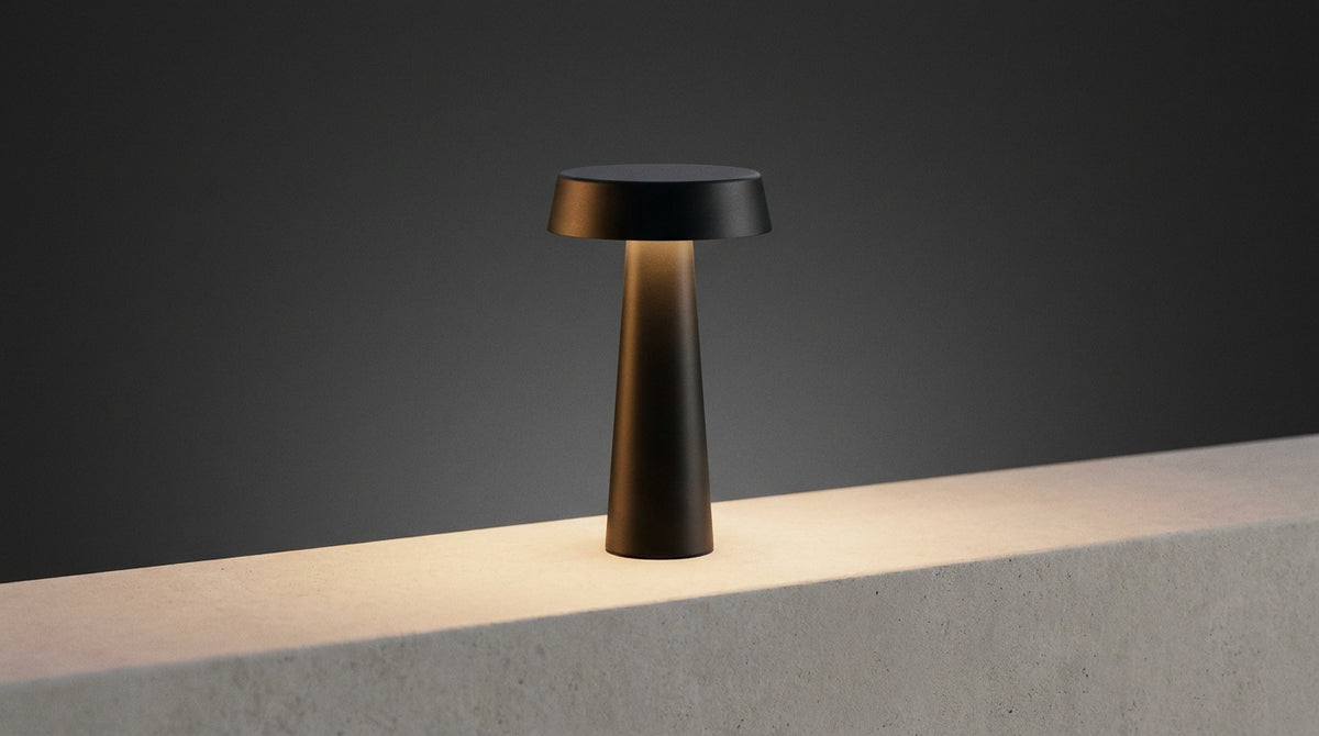 Rechargeable outdoor lamp: choosing one without cable or socket
