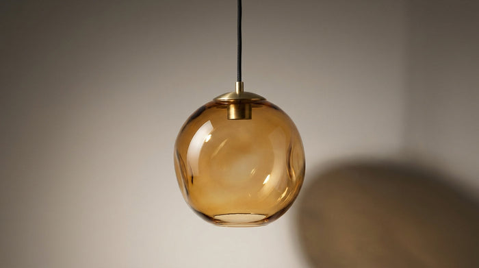 Vintage glass pendant light: how to choose it, hang it and light it