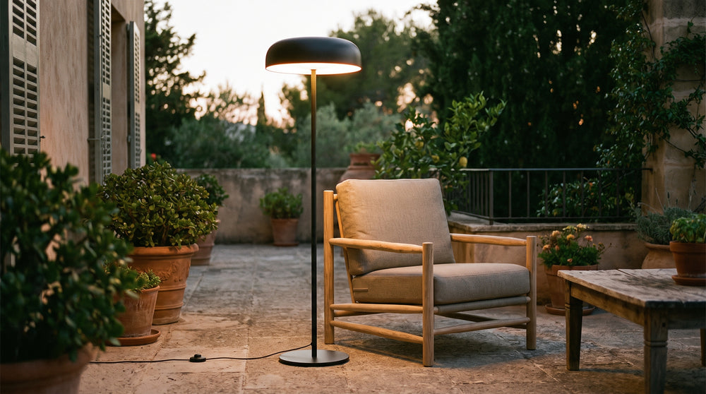 Black outdoor floor lamps