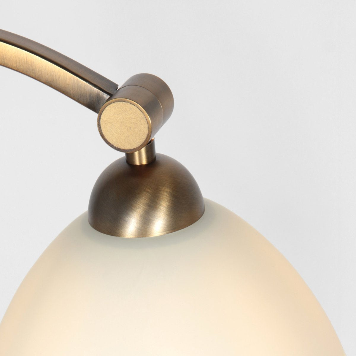 Lampadaire abat-jour verre effet marbre, bronze à interrupteur au pied | Anthéa