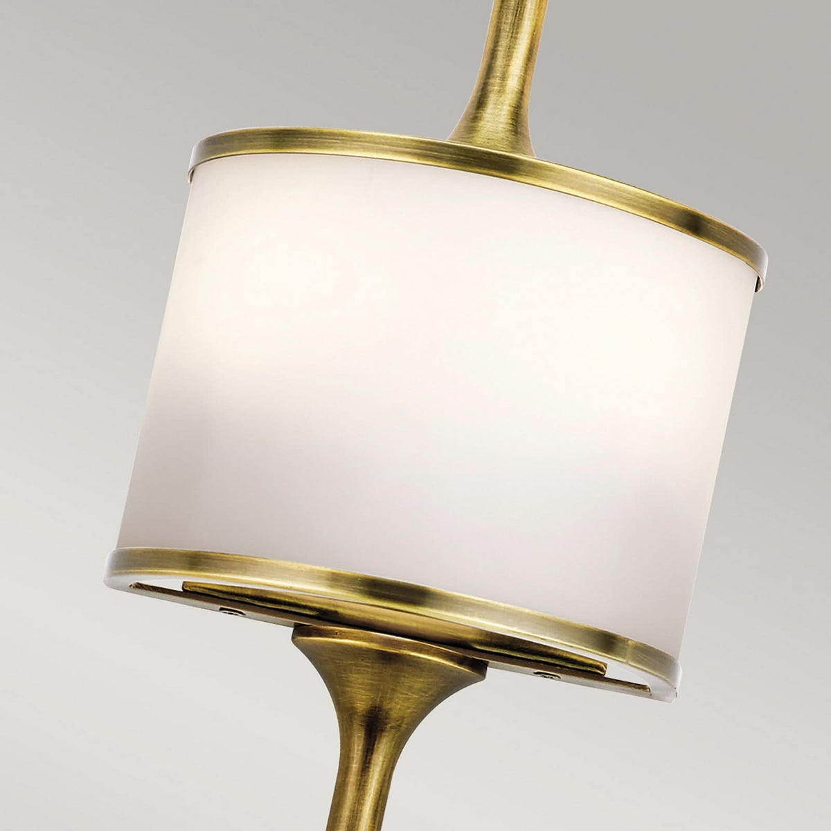 Applique murale Mona IP44 H en verre, laiton et blanc, 2 lumières, hauteur 55,9 cm, IP44