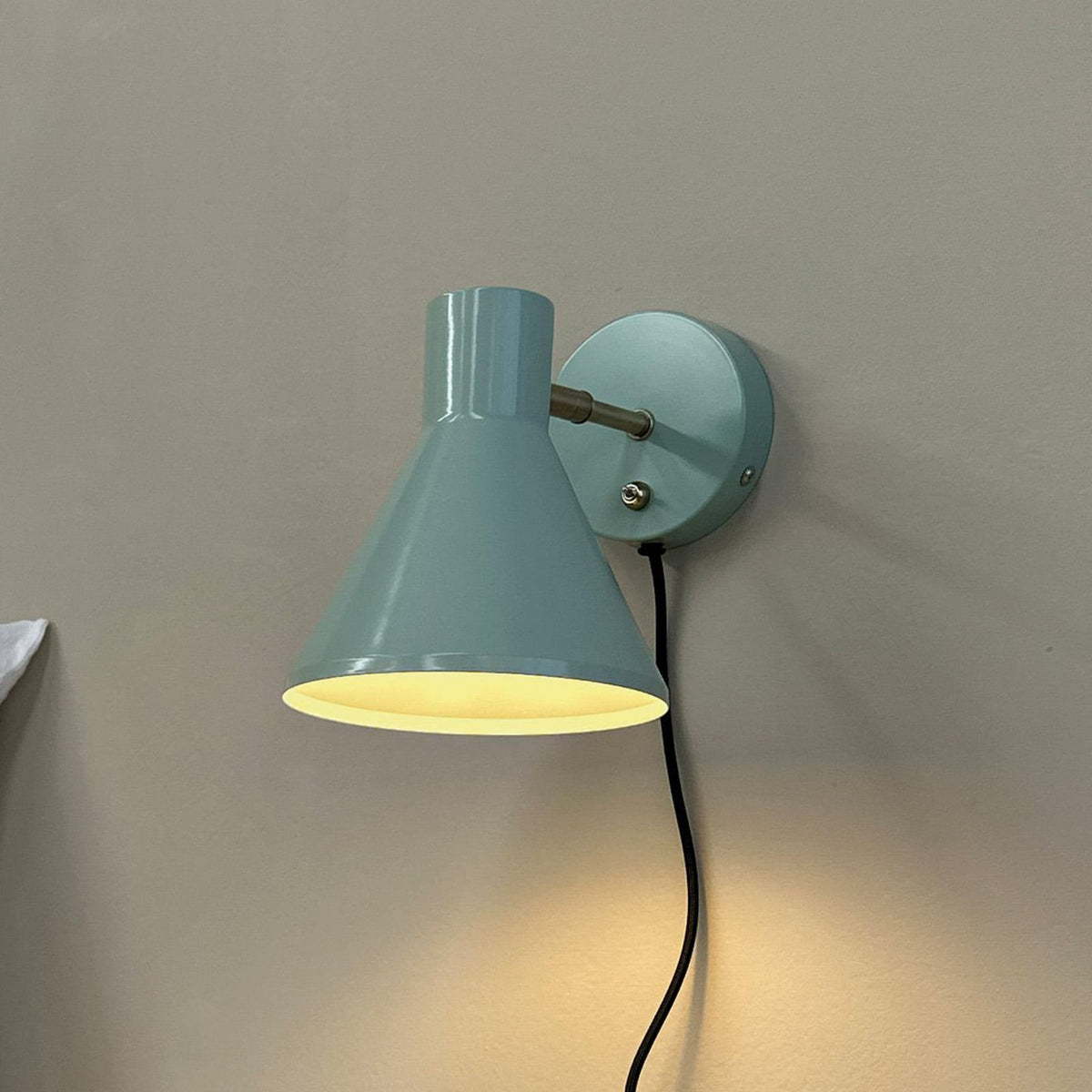 Applique murale Sleep en acier, vert, hauteur 17 cm