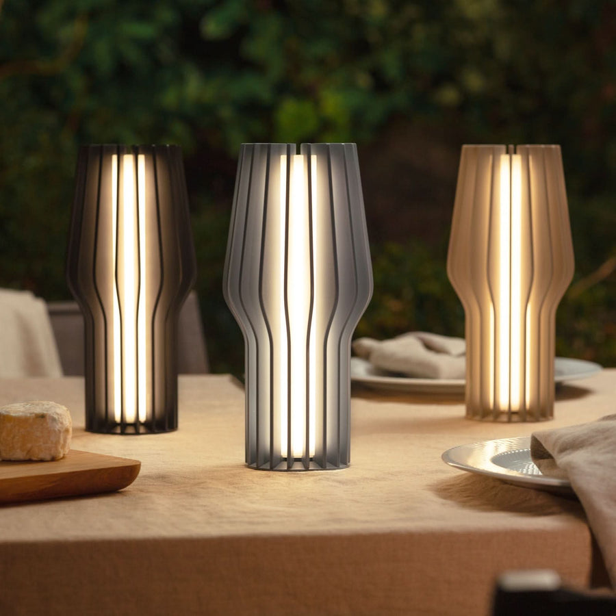 Lampe à poser d'extérieur LED rechargeable Radiant, beige, Ø 11 cm, IP44