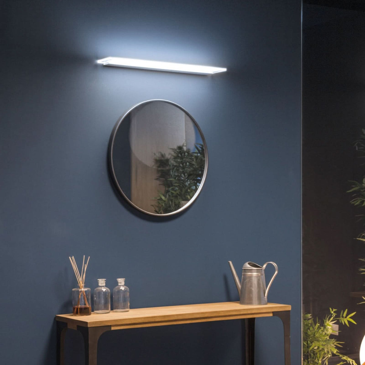 Applique murale LED Skinny en aluminium, blanc, hauteur 2,8 cm, IP44