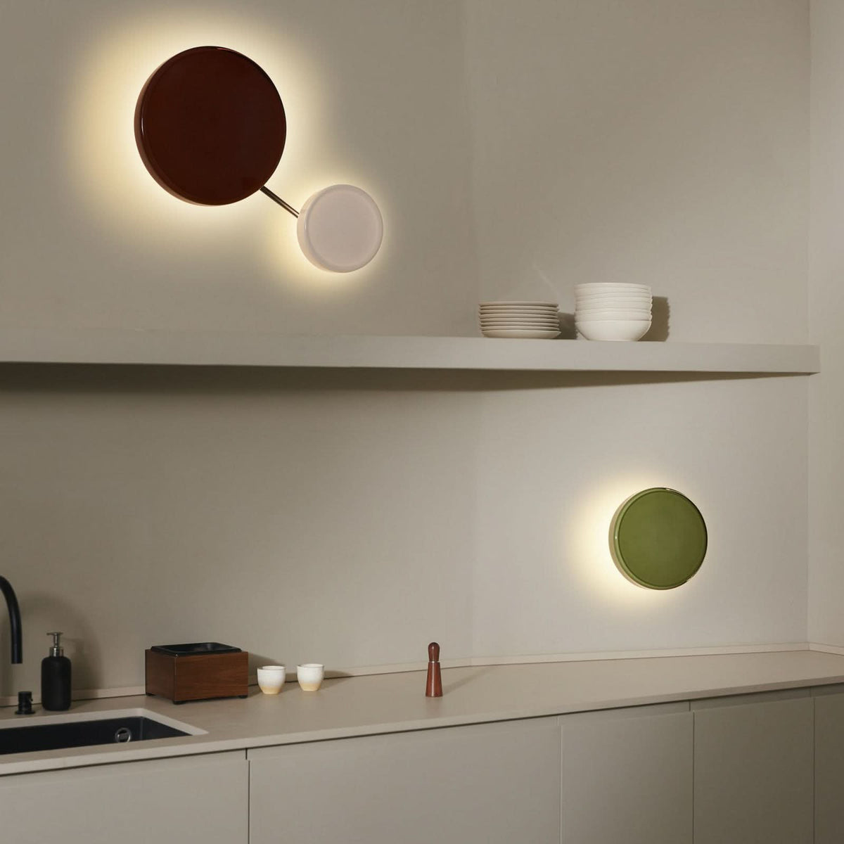 Applique murale LED Caramel en verre, marron et noir, Ø 38 cm