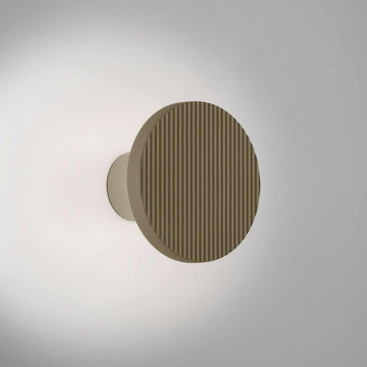 Applique murale LED Arid A/01 en aluminium, vert, Ø 14 cm, IP44