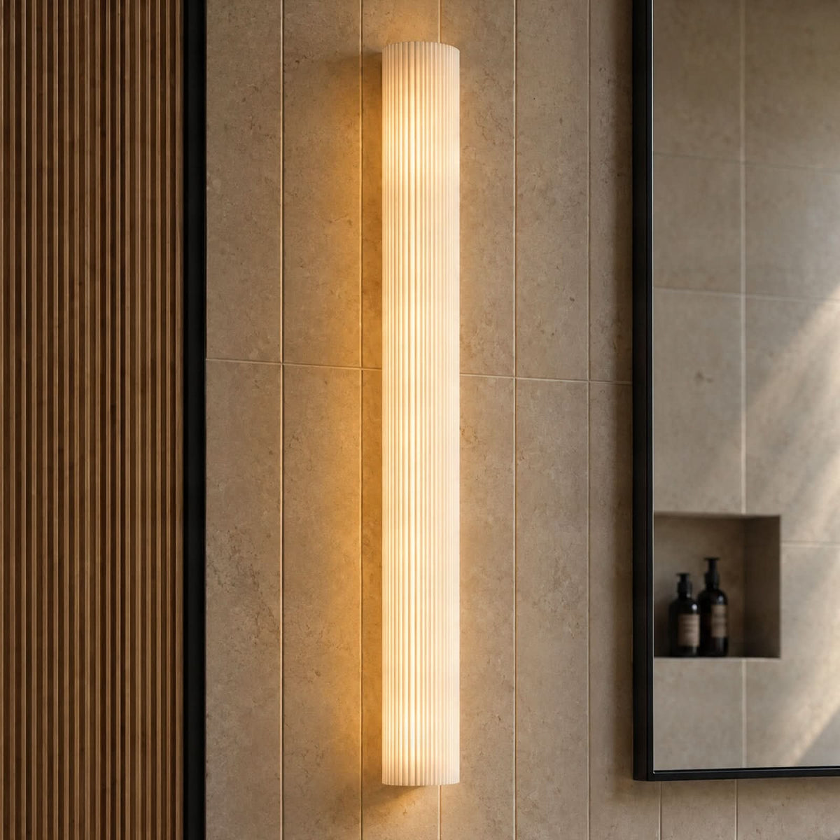 Applique murale LED Victoire en verre, blanc, hauteur 70 cm, IP44