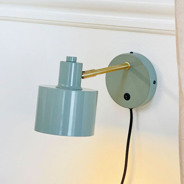 Applique murale Ocean en métal, vert clair et laiton, hauteur 10,5 cm