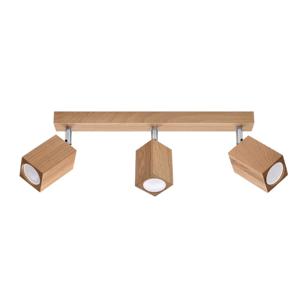 Plafonnier en bois clair avec trois spots orientables en forme de prismes hexagonaux
