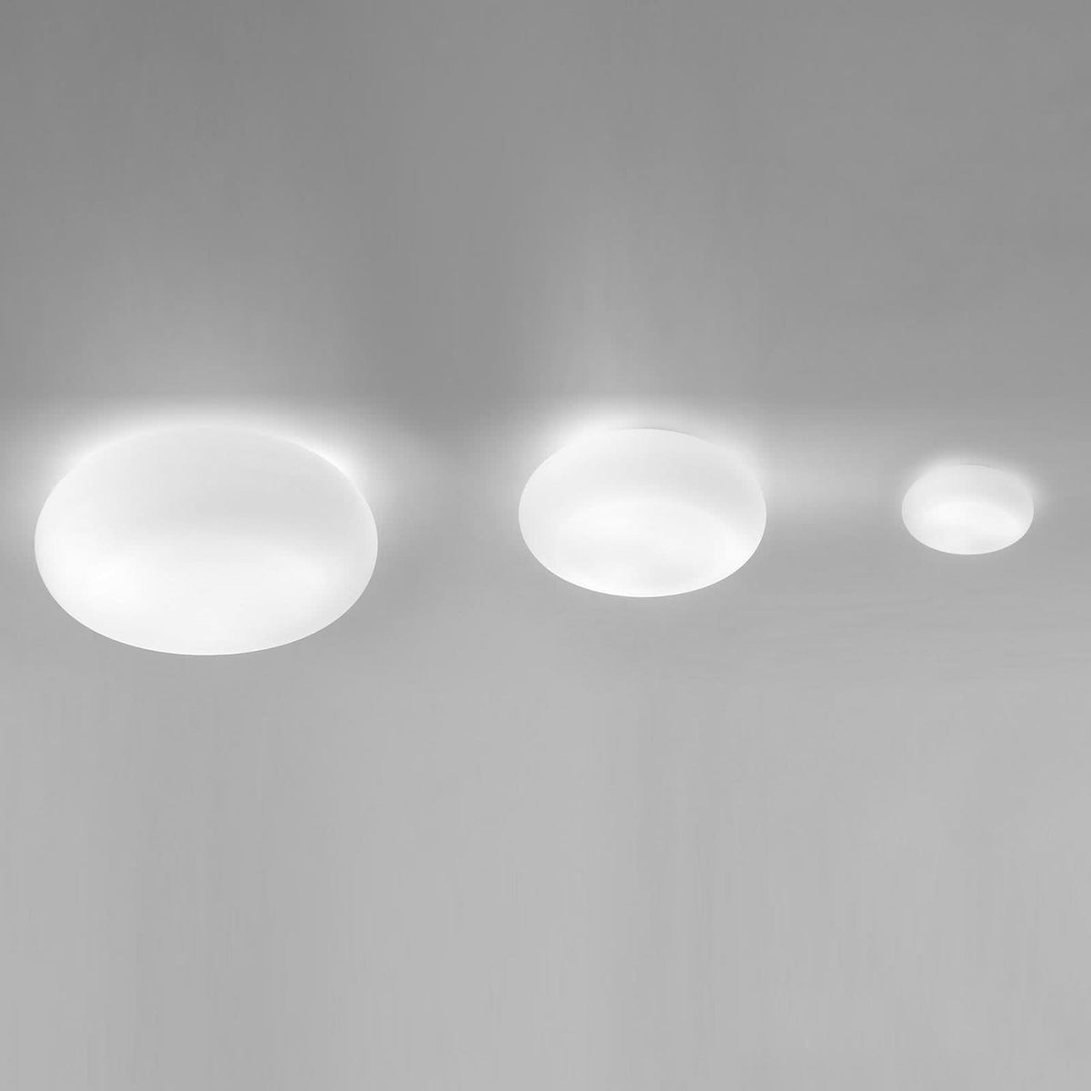 Applique murale Itka IP65 en verre, blanc, 3 lumières, Ø 50 cm, IP65