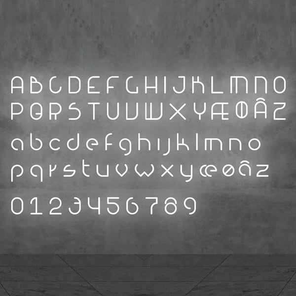 Applique murale LED Alphabet en aluminium, blanc, hauteur 69 cm