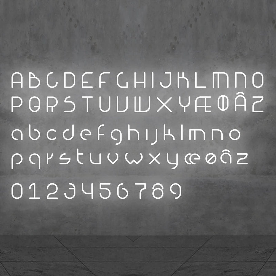 Planche complète des lettres et chiffres LED blancs disponibles, présentés sur fond gris.