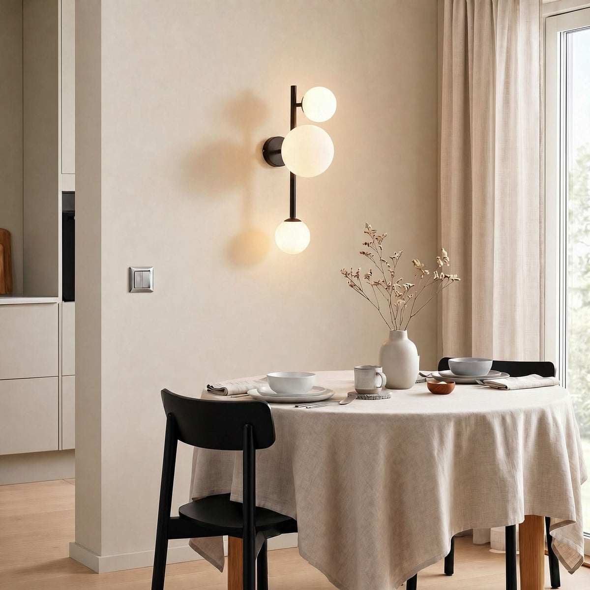 Applique murale Dione en verre, noir et blanc, 3 lumières, hauteur 66 cm