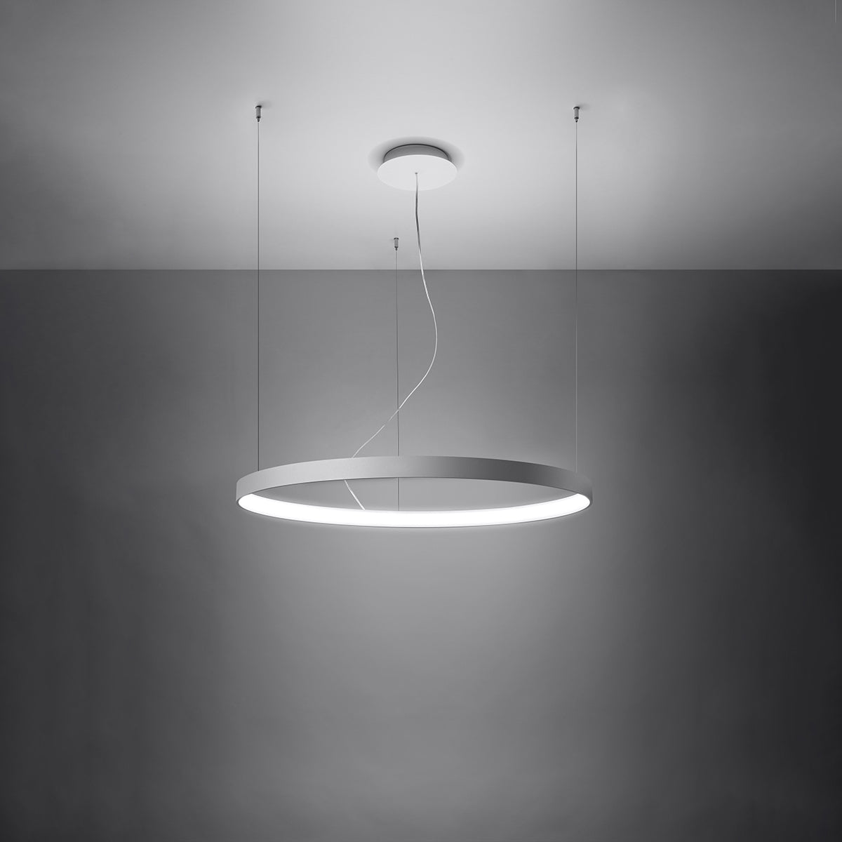 Mise en ambiance nocturne, anneau lumineux diffusant une lumière homogène