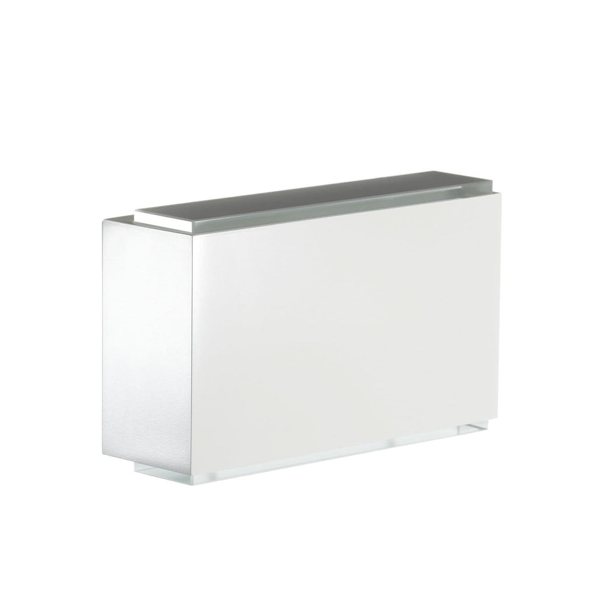 Produit isolé sur fond blanc, applique rectangulaire blanche vue de trois quarts.