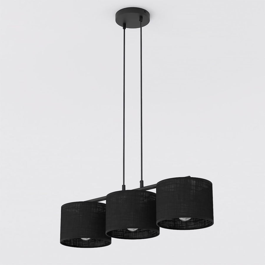 Suspension noire à trois abat-jours cylindriques en tissu, vue de face sur fond blanc
