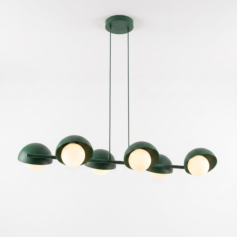 Suspension verte à six lumières vue de face, coupoles demi-sphères et globes opalins