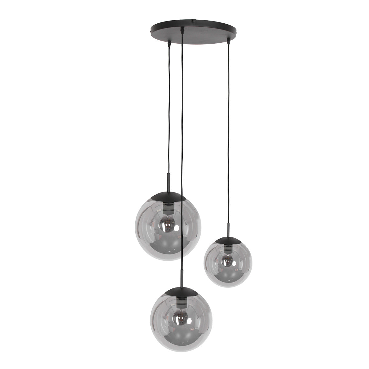 Détail d'un globe en verre fumé de la suspension 3 boules Bollique