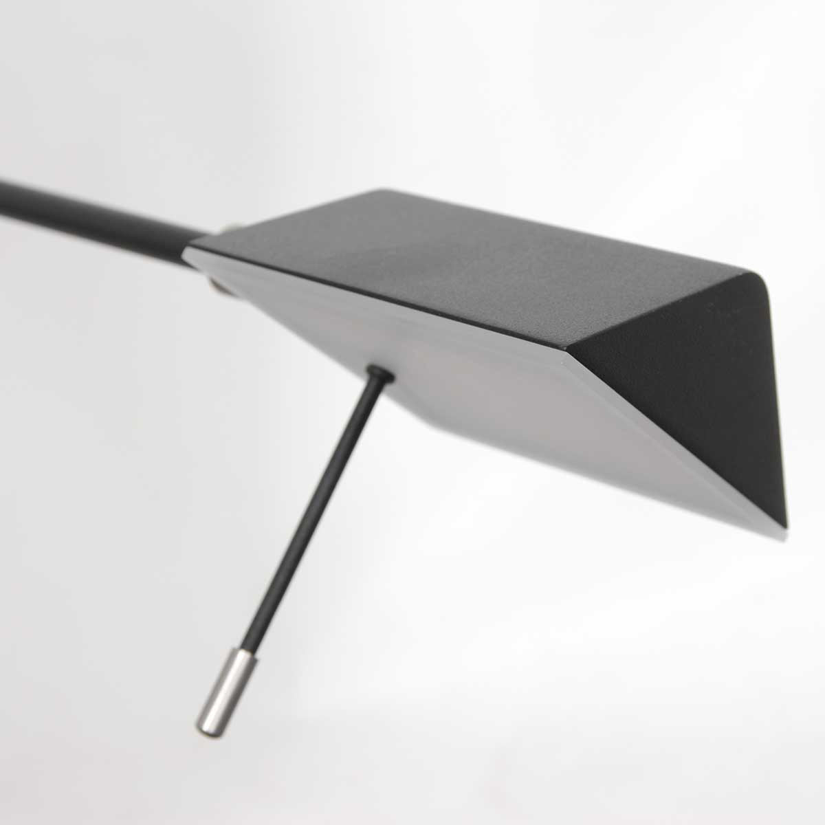 Retina 3402ZW black wall lamp with USB ports