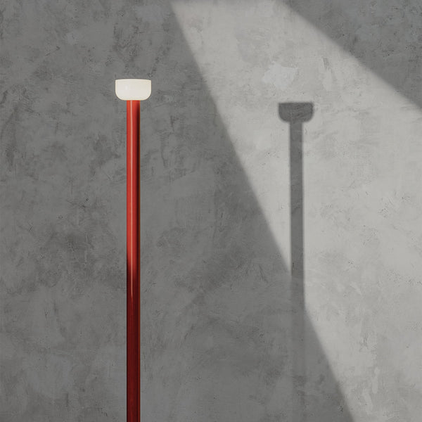 Lampadaire LED Bellhop en béton, rouge, hauteur 178 cm