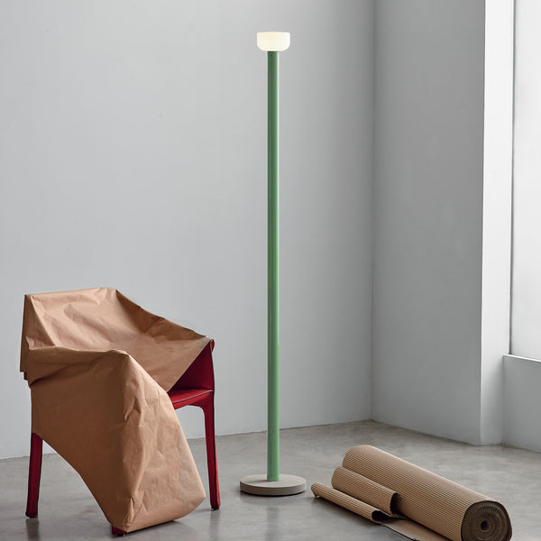 Lampadaire LED Bellhop en béton, vert, hauteur 178 cm