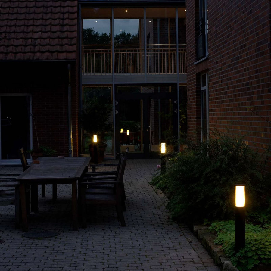 Borne lumineuse d'extérieur Sublime Elvio en verre, anthracite et blanc, Ø 10 cm, IP44