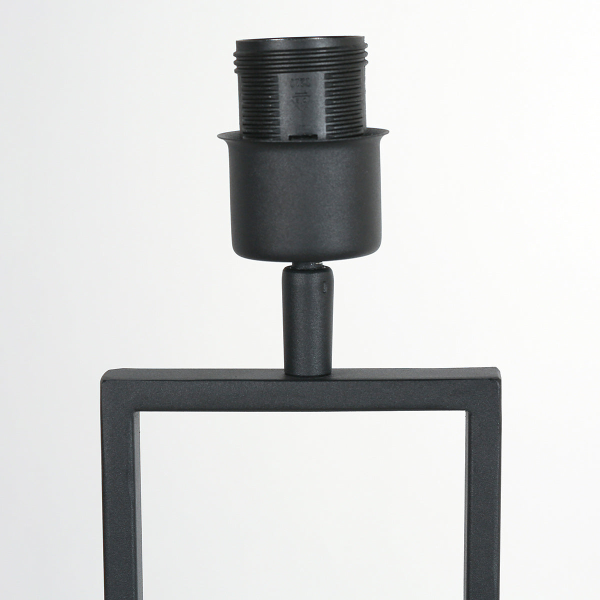 Lampe à poser scandinave abat-jour liège & cadre métal noir Norsk – Designix.fr