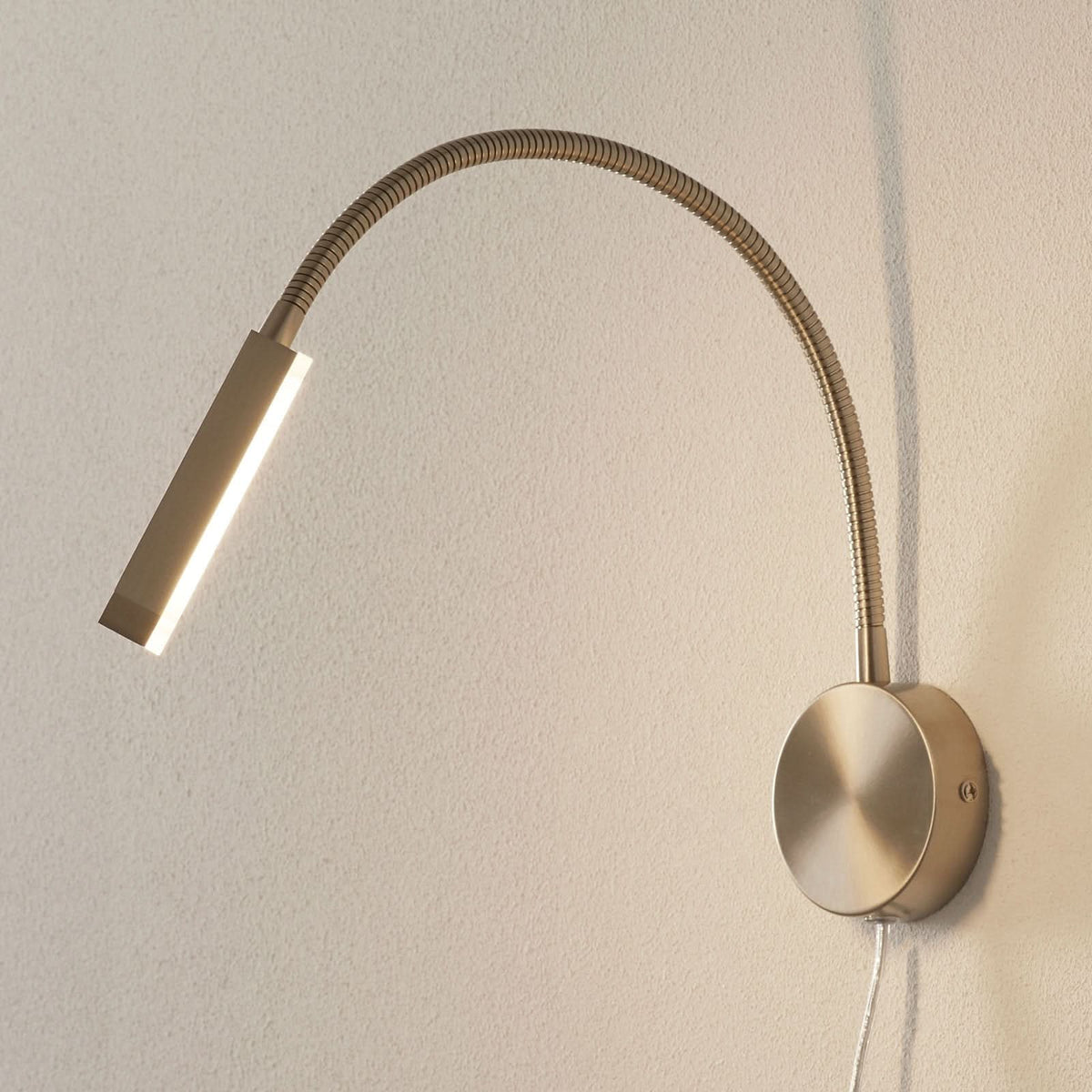 Applique murale LED Raik en métal, nickel mat et albâtre, hauteur 59 cm