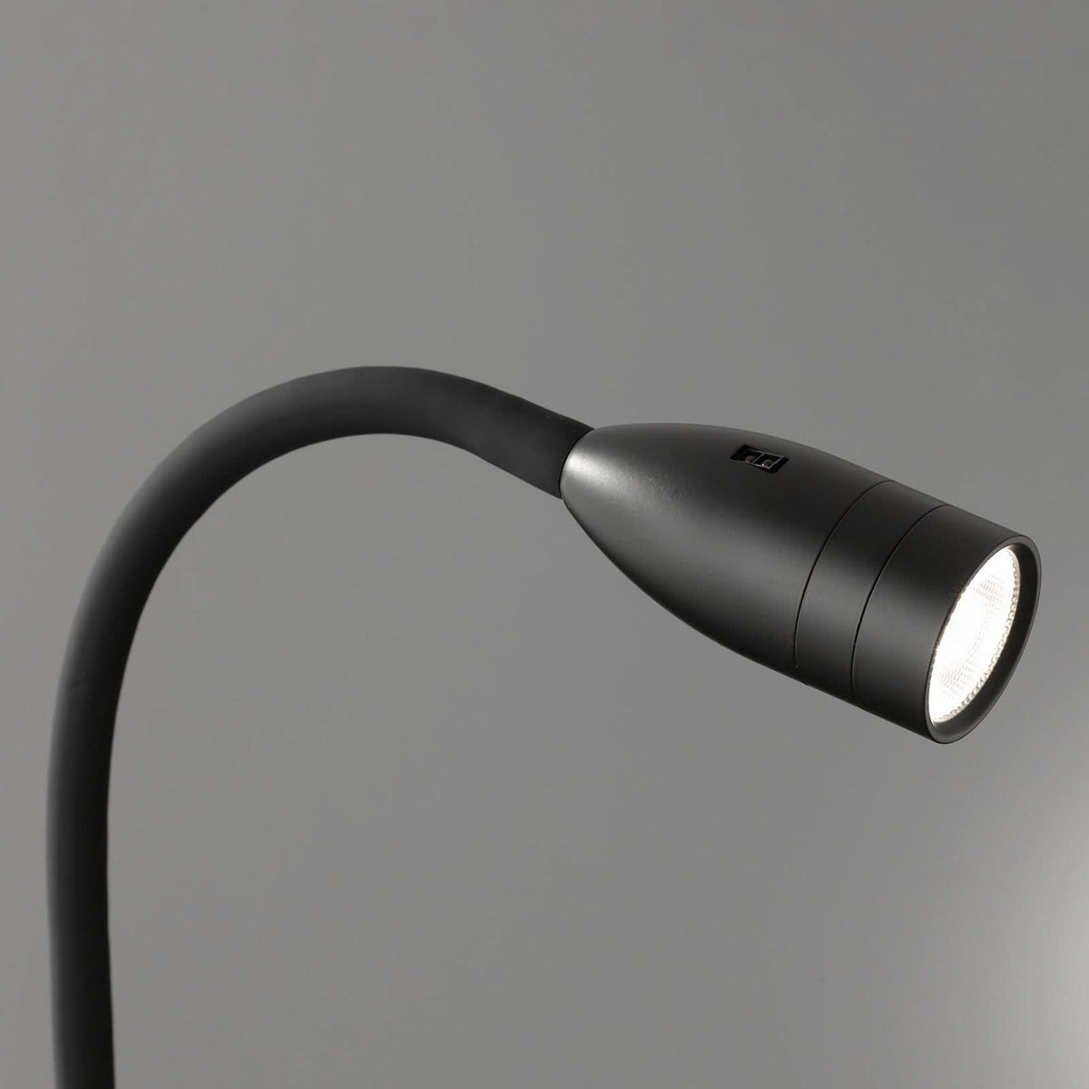 Applique murale LED Sten en métal, noir mat