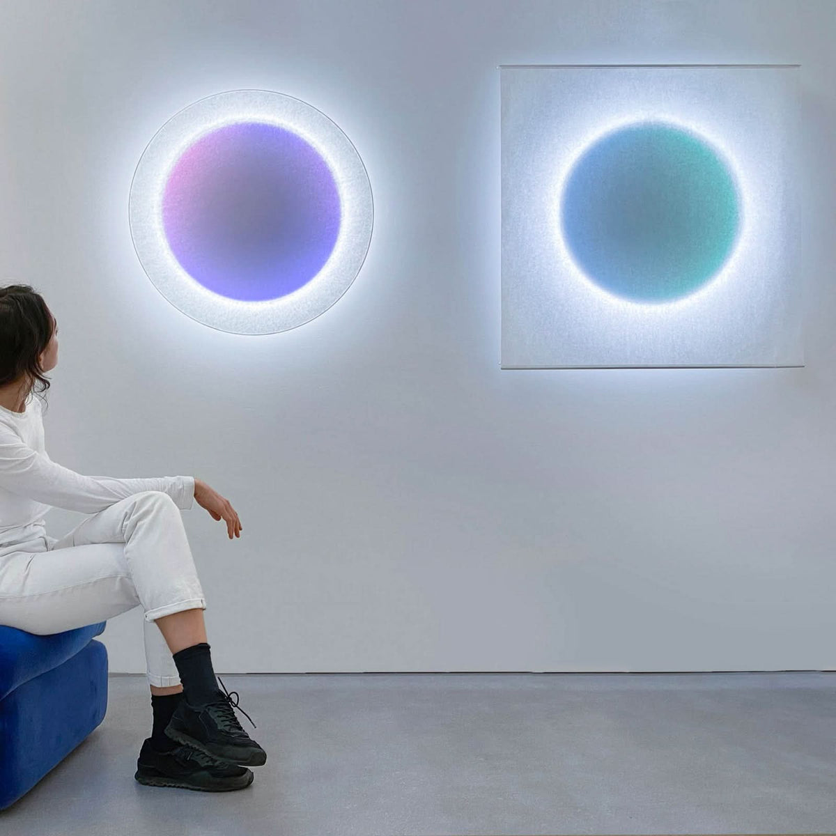 Applique murale LED Moodmoon Rgbw en papier, blanc, hauteur 75 cm