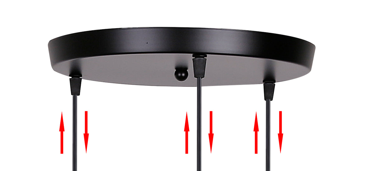 Détail rosace ronde noire et câbles réglables, flèches rouges ascendantes