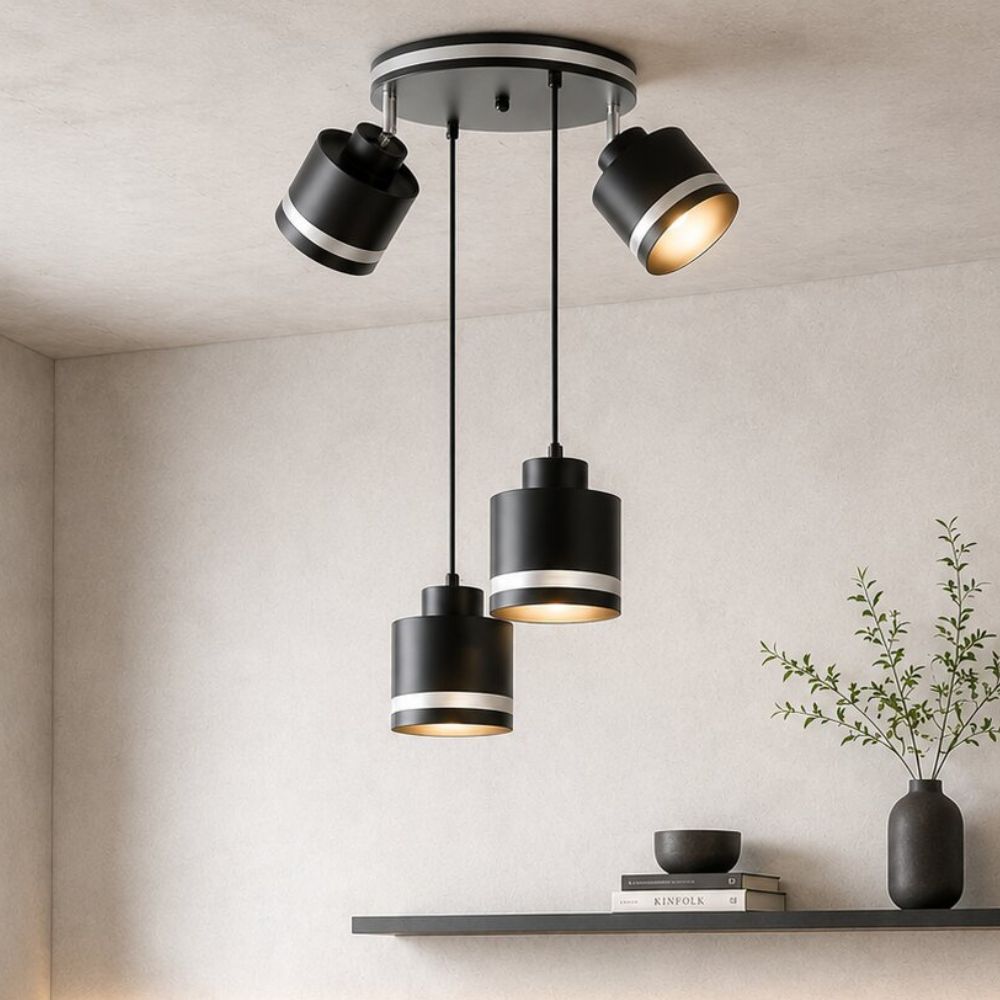 Vue en situation sous plafond, spots orientables et suspensions cylindriques allumées avec étagère