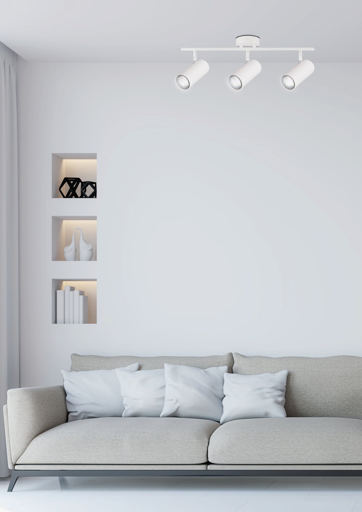 Vue d'ensemble du séjour clair avec plafonnier blanc fixé au plafond, spots inclinés