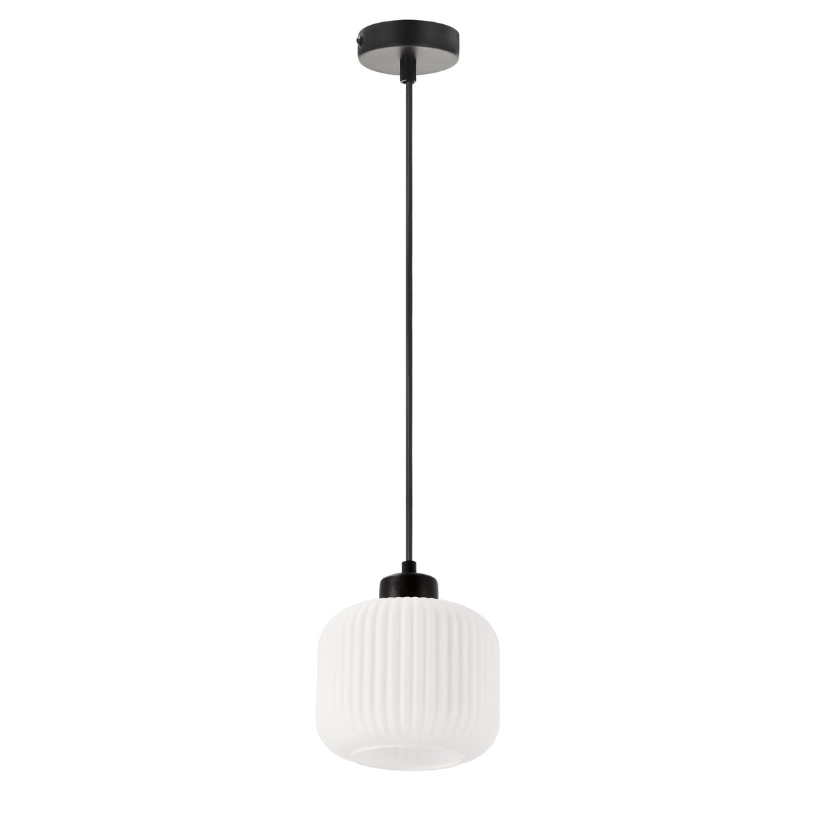 Suspension blanche en verre strié, vue de face sur fond blanc neutre