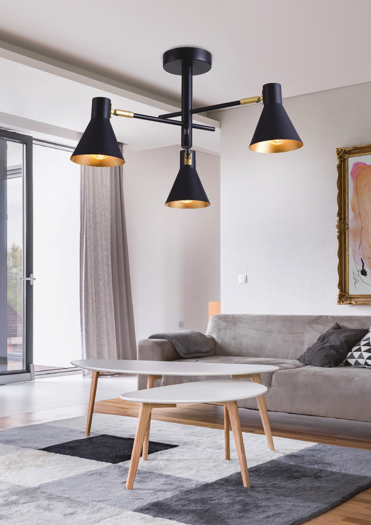 Mise en ambiance du plafonnier fixé au plafond d'un salon contemporain clair