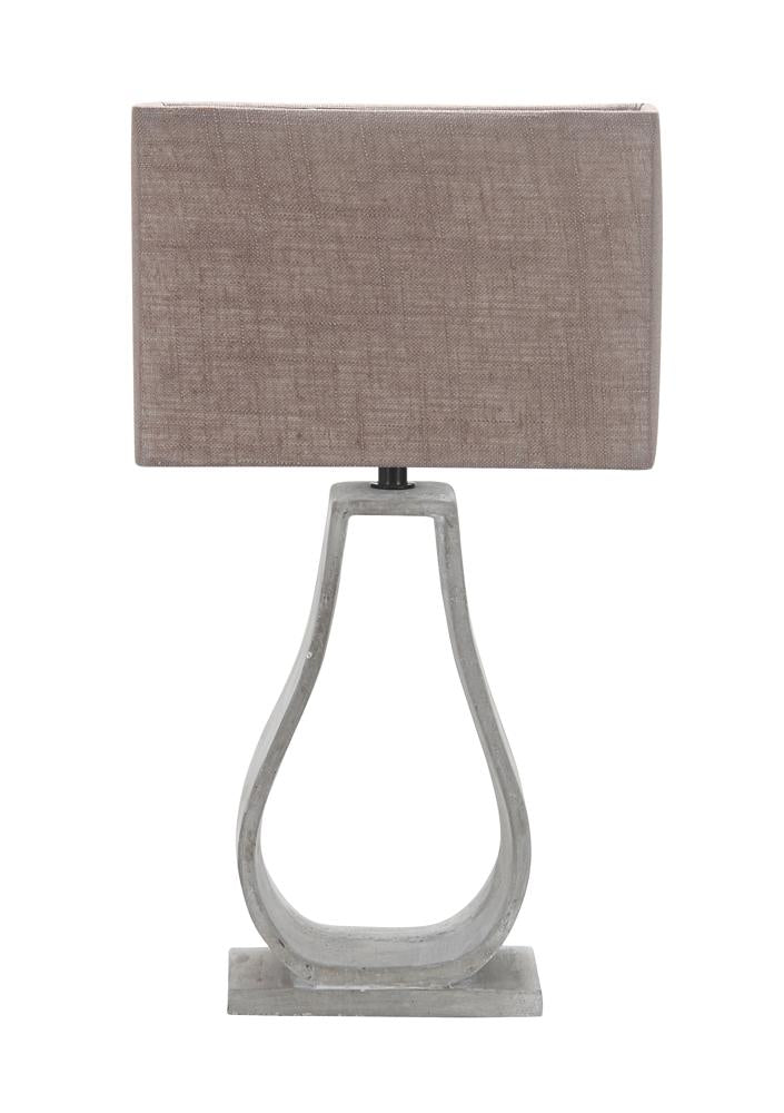 Lampe de table vue de face, abat-jour rectangulaire beige et base métallique en forme de goutte
