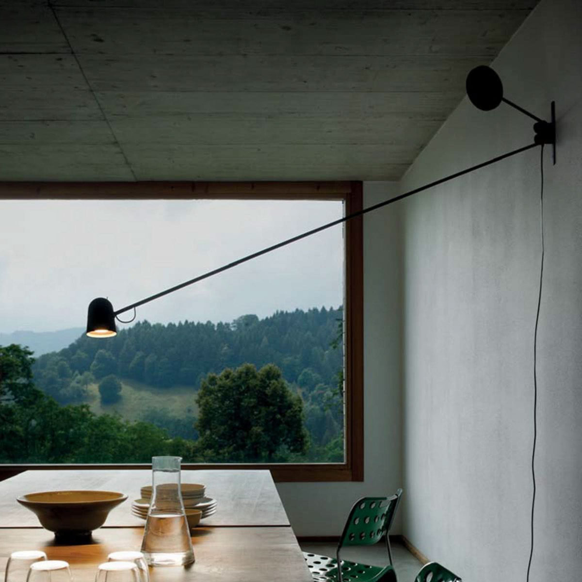Applique murale LED Counterbalance en aluminium, noir