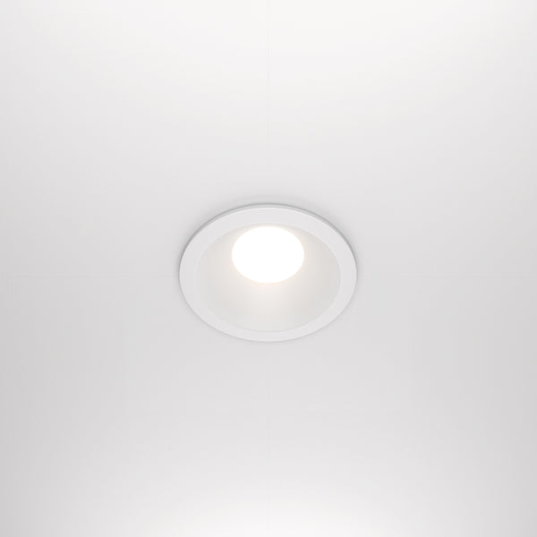 White spotlight zoom