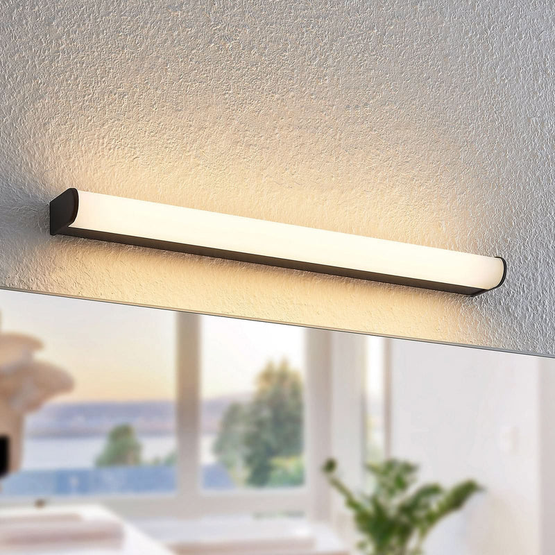 Applique murale LED Ulisan en aluminium, noir mat et blanc, hauteur 4 cm, IP44, 3000 K, 7,3 W