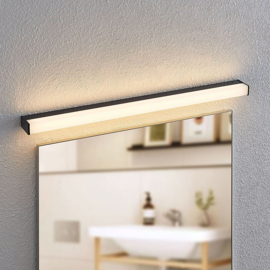 Applique murale LED Ulisan en aluminium, noir mat et blanc, hauteur 4 cm, IP44, 3000 K, 11 W