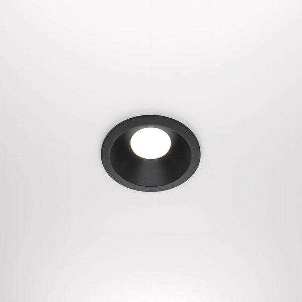 Black spotlight zoom