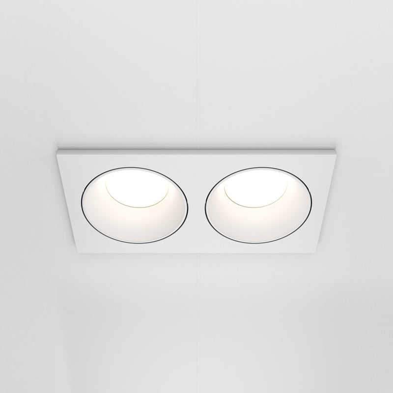 White spotlight zoom