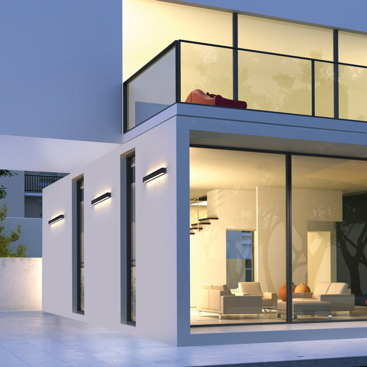 Mise en ambiance sur façade blanche contemporaine avec trois appliques allumées