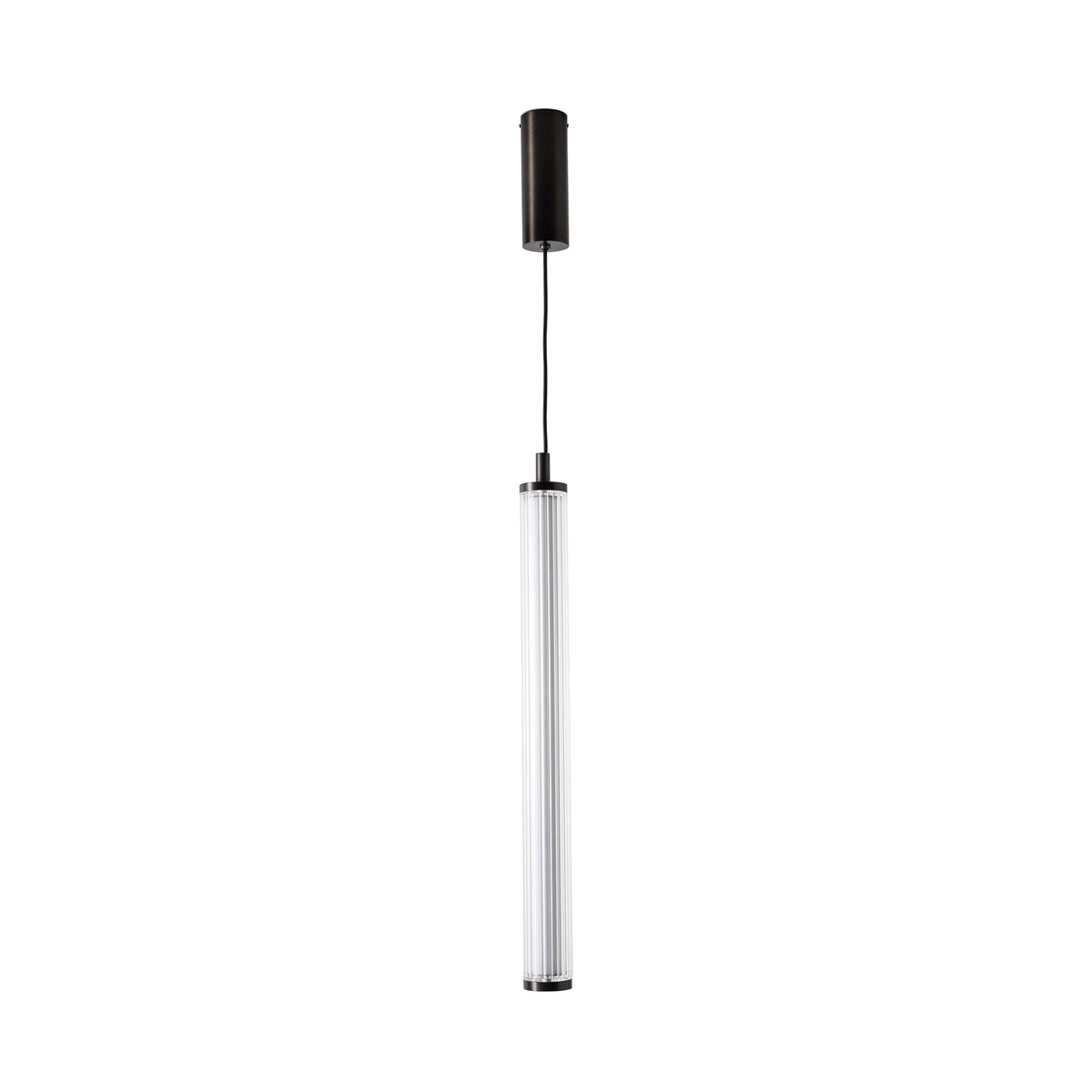 Suspension cylindrique en verre cannelé transparent et métal noir, présentée de face sur fond blanc.