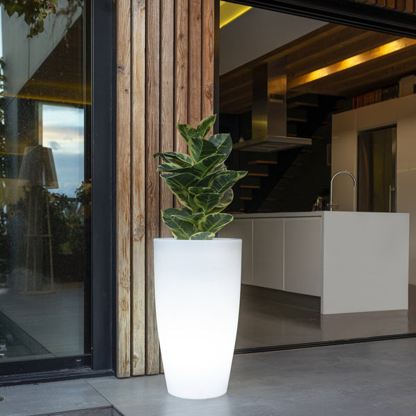 Bambú cylindrical lighted planter