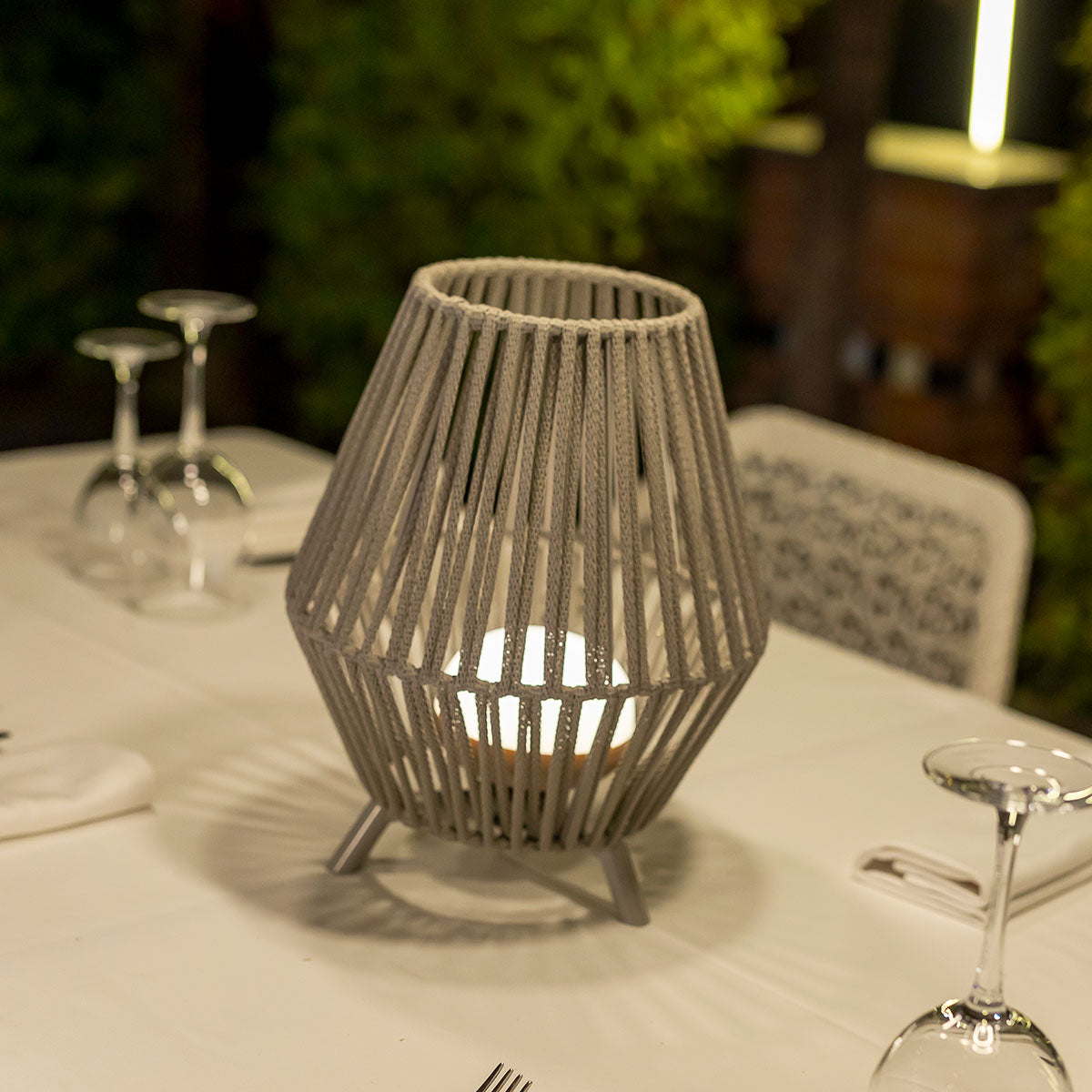 Lampe à poser sans fil Conta 30 en PVC recyclé