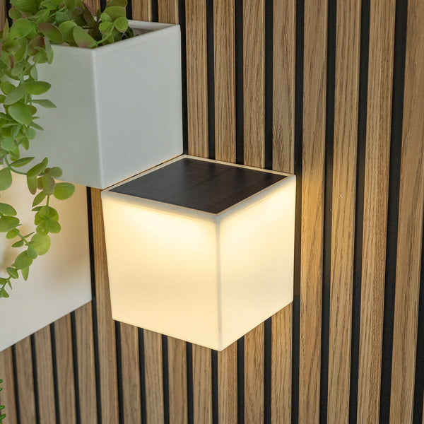 Wally solar wall light