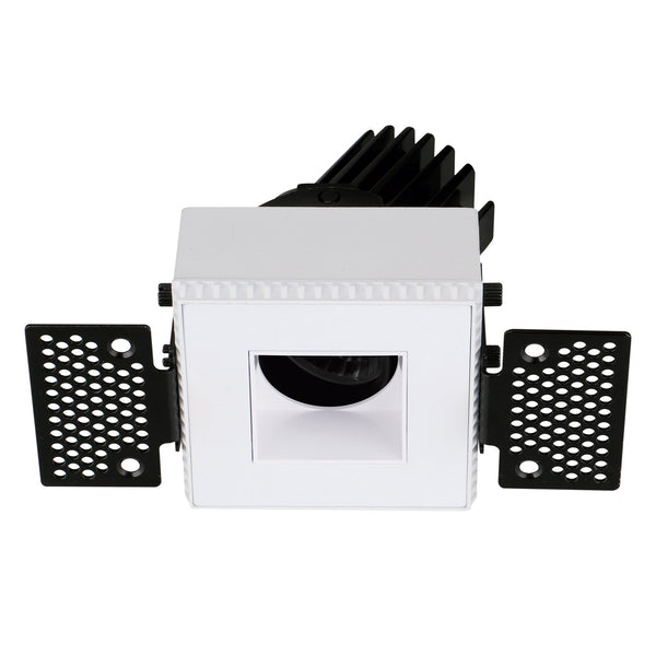 Spot encastrable orientable VIP3T carré, LED intégrée, variable DALI