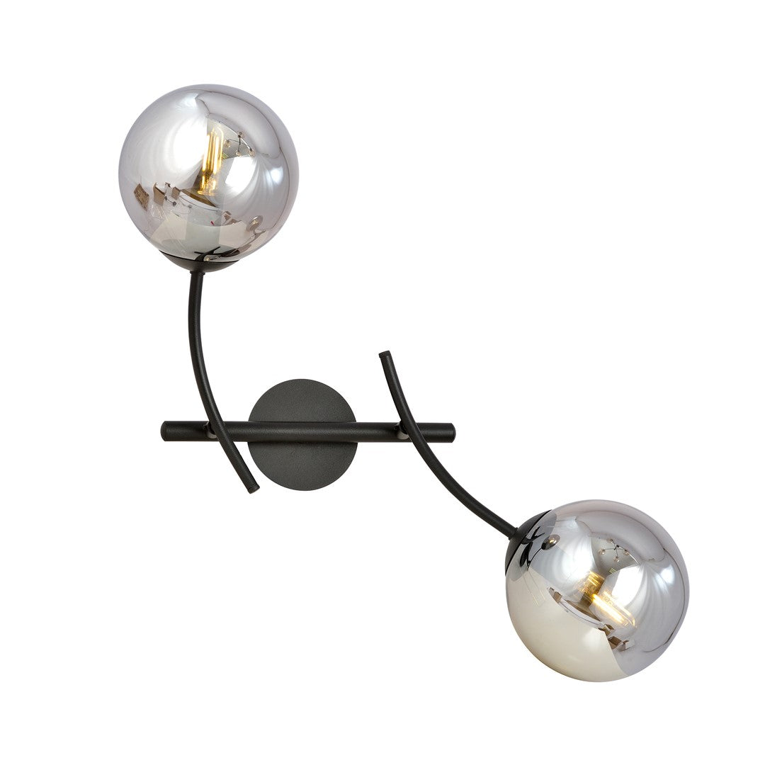 Applique murale noire à deux globes en verre fumé, vue de face sur fond blanc.